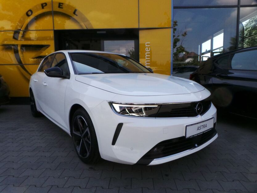 Opel Astra 37.000 km 18.880 € Bornheim 53332