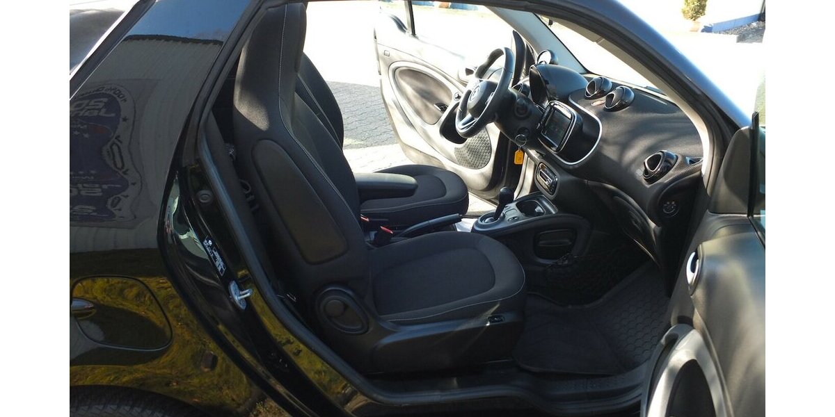 Smart ForTwo electric drive EQ PASSION KLIMAAUTOM SITZHE 35.255 km 10.450 &euro; Köln 50858