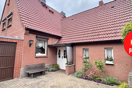 HORN ImmobilieN ++ Neubrandenburg Doppelhaushälfte in guter Lage und mit großem Grundstück