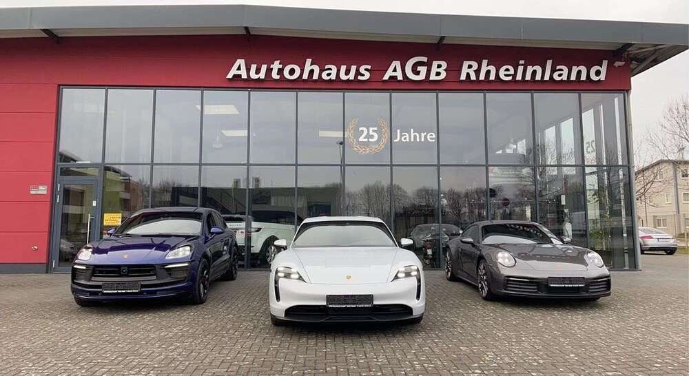 911