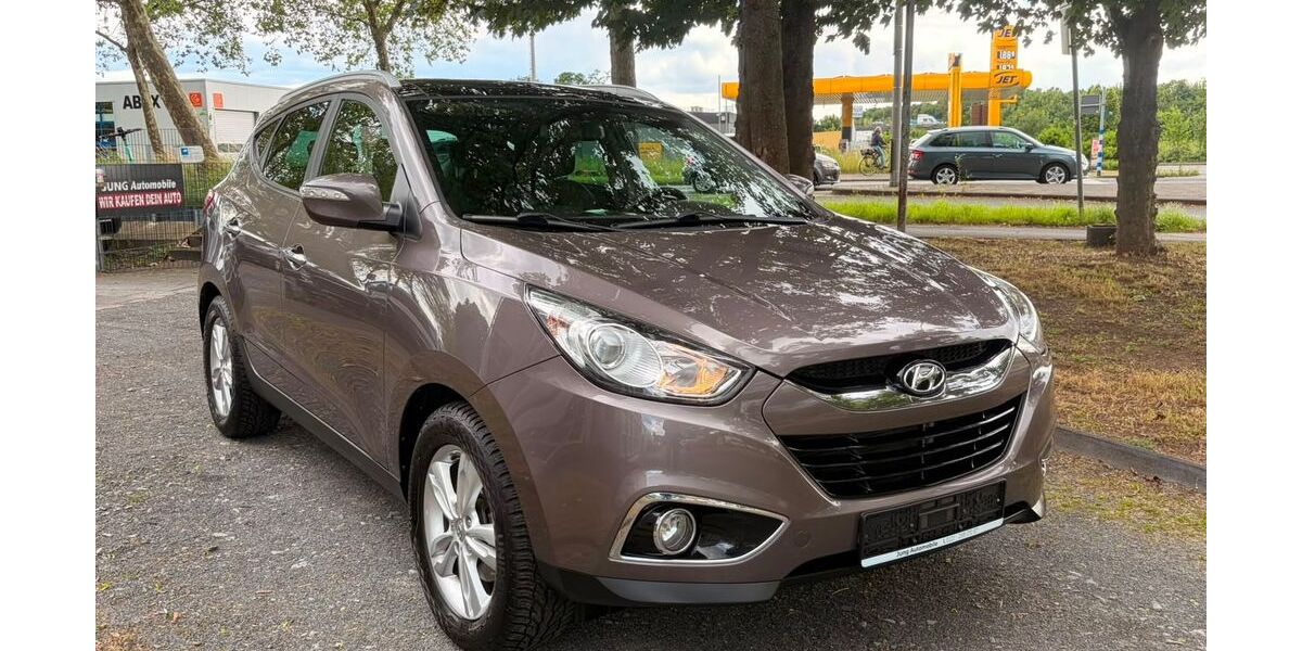 Hyundai ix35 131.000 km 7.999 &euro; Köln 51107