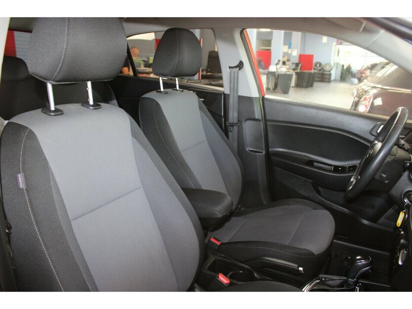 Hyundai i20 1.0 T-GDI DCT YES! 71.360 km 12.980 € Euskirchen 53881