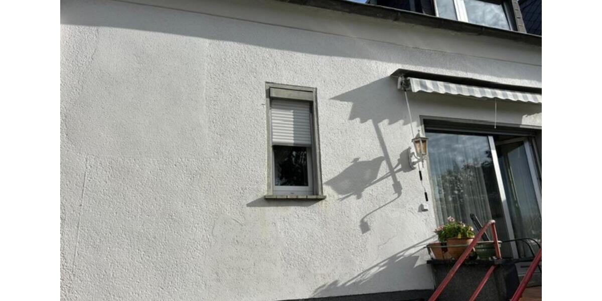 Schönes DHH mit großem schönen Garten 4 zimmer