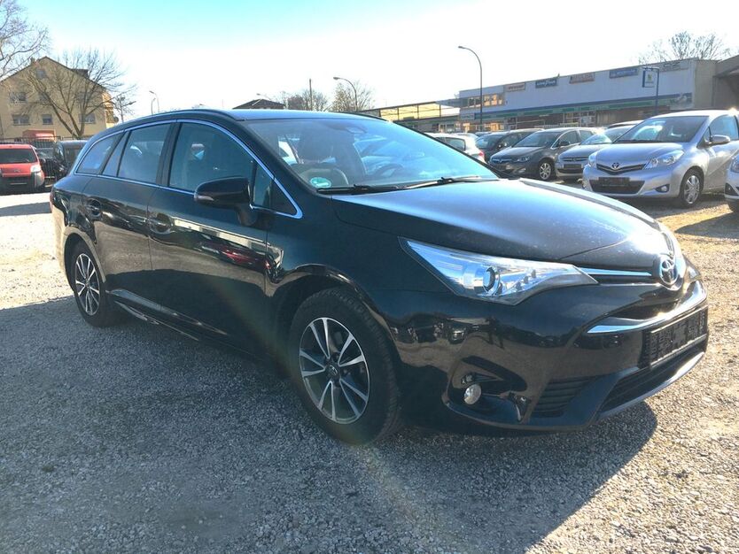 Toyota Avensis 191.000 km 8.499 € Bonn 53227