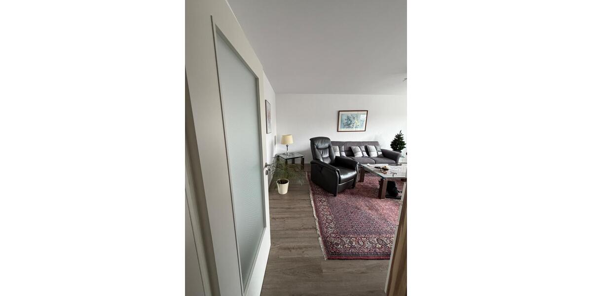 Etagenwohnung Troisdorf - 3 Zimmer, 82 m&sup2;, 1.120&euro; | Angebot:25478960