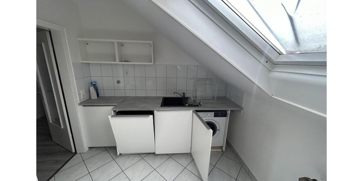 Schöne DG Wohnung im Herzen von Langenfeld 2 zimmer