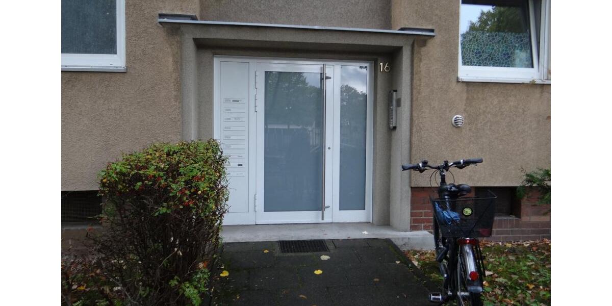 WG-Zimmer (12 qm) in 2er-WG ab 01.04.2026 frei mit Gartennutzung zimmer