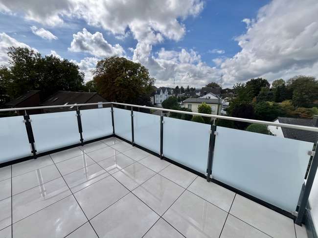 Etagenwohnung Köln / Weiden Weiden - 3 Zimmer, 95 m&sup2;, 1.900&euro; | Angebot:27679505