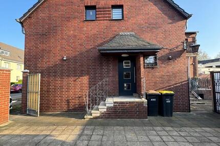 Haus Köln Chorweiler - 4 Zimmer, 110 m&sup2;, 1.800&euro; | Angebot:26426751