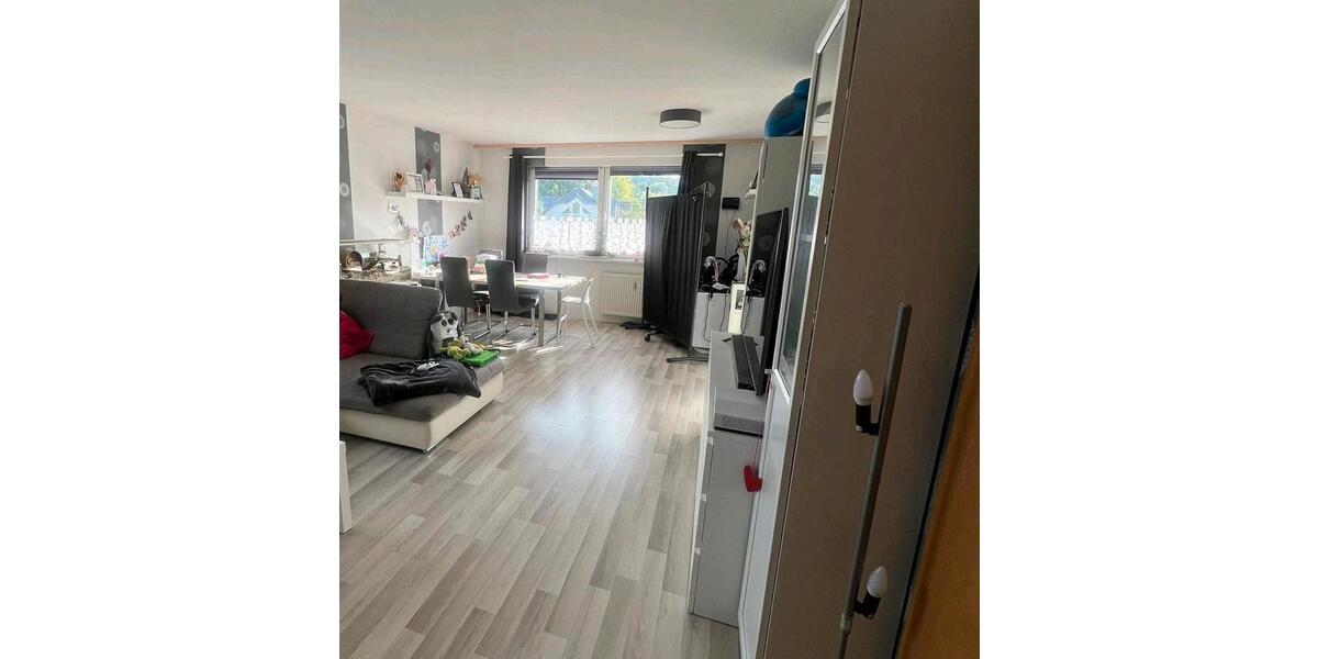 Helle Etagenwohnung zu vermieten 3 zimmer