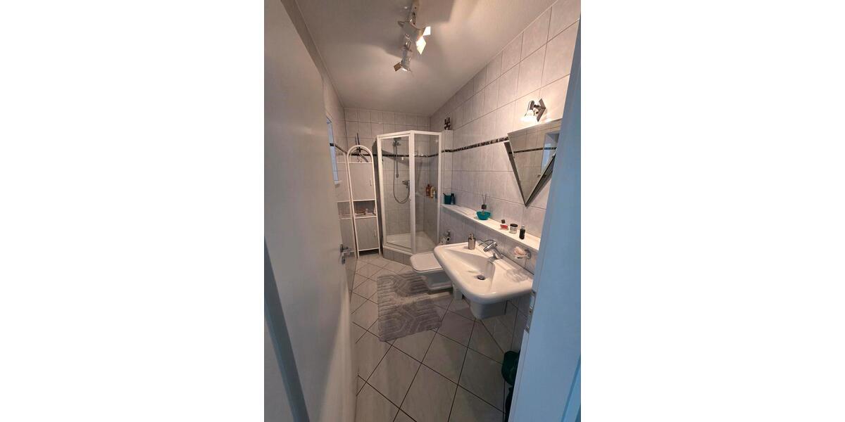 Einfamilienhaus Bergisch Gladbach - 2 Zimmer, 154 m&sup2;, 2.500&euro; | Angebot:24829509