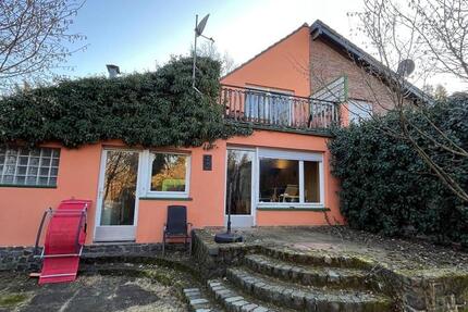 Haus mit riesigem Grundstück!! Mit bestätigter Bauvoranfrage!!