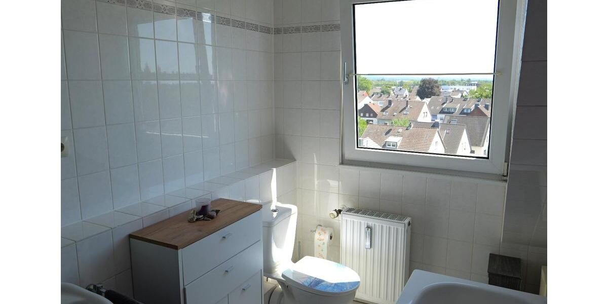 Dachgeschoßwohnung Köln Porz - 2 Zimmer, 61 m&sup2;, 220.000&euro; | Angebot:27116848