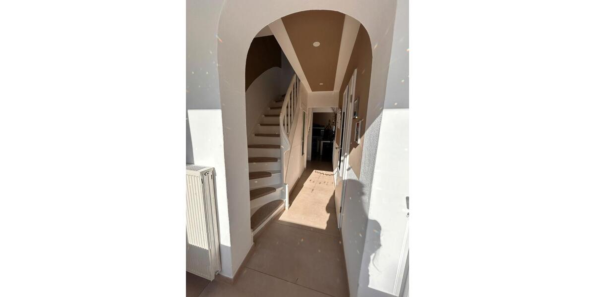 Doppelhaushälfte Siegburg - 8 Zimmer, 123 m&sup2;, 1.600&euro; | Angebot:27615040