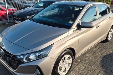 Hyundai i20 61.000 km 12.350 &euro; Wesseling 50389