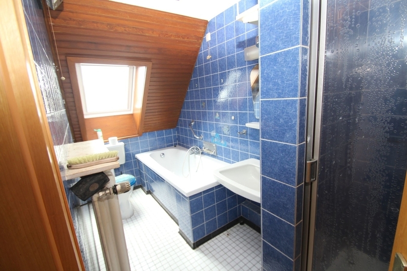 Stilvoll wohnen auf zwei Etagen – Maisonette-Wohnung mit 6 Zimmern, 2 Balkonen und Wintergarten in Hürth-Gleuel!
