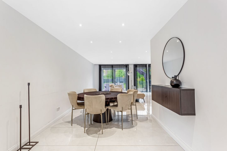 Immobilien Richter: Stilvolles Familienglück in moderner Doppelhaushälfte von Grevenbroich 5 zimmer