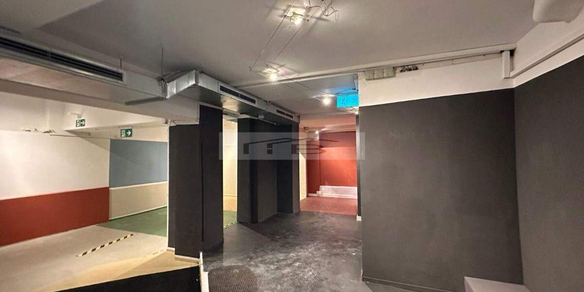 Köln Altstadt: Vielseitige Gewerbefläche mit 2 verbundenen Etagen u. kl. Außenbereich ab ca. 32026 zimmer