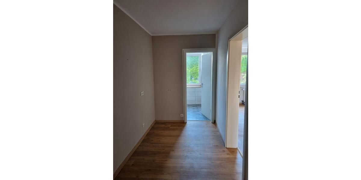 Terrassenwohnung Solingen Wald - 2.5 Zimmer, 73 m&sup2;, 750&euro; | Angebot:26254900
