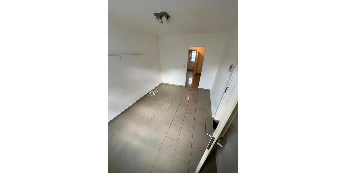 Erdgeschoßwohnung Köln Chorweiler - 1.5 Zimmer, 27 m&sup2;, 738&euro; | Angebot:26327020