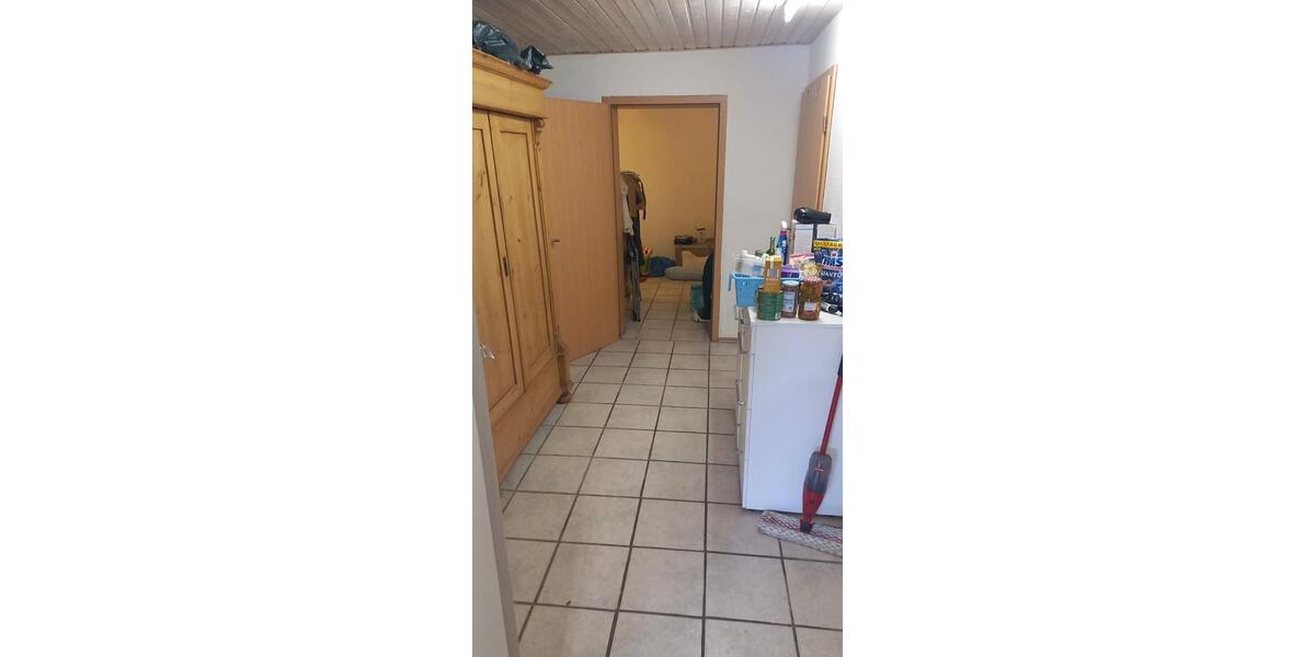 Erdgeschoßwohnung Niederkassel - 2 Zimmer, 75 m&sup2;, 350&euro; | Angebot:24714442
