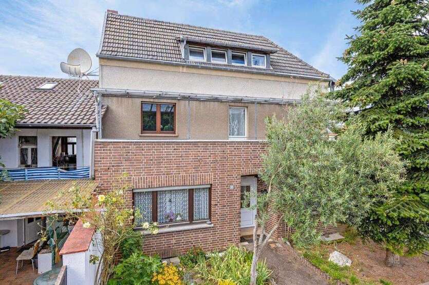 Haus zum Kaufen in Bornheim 470.000 € 226 m²