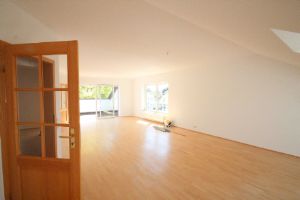 Im Herzen von Pützchen - Große 3-Zimmer-Wohnung mit Sonnenbalkon - Dachgeschoßwohnung Bonn Gielgen | Angebot:26289350