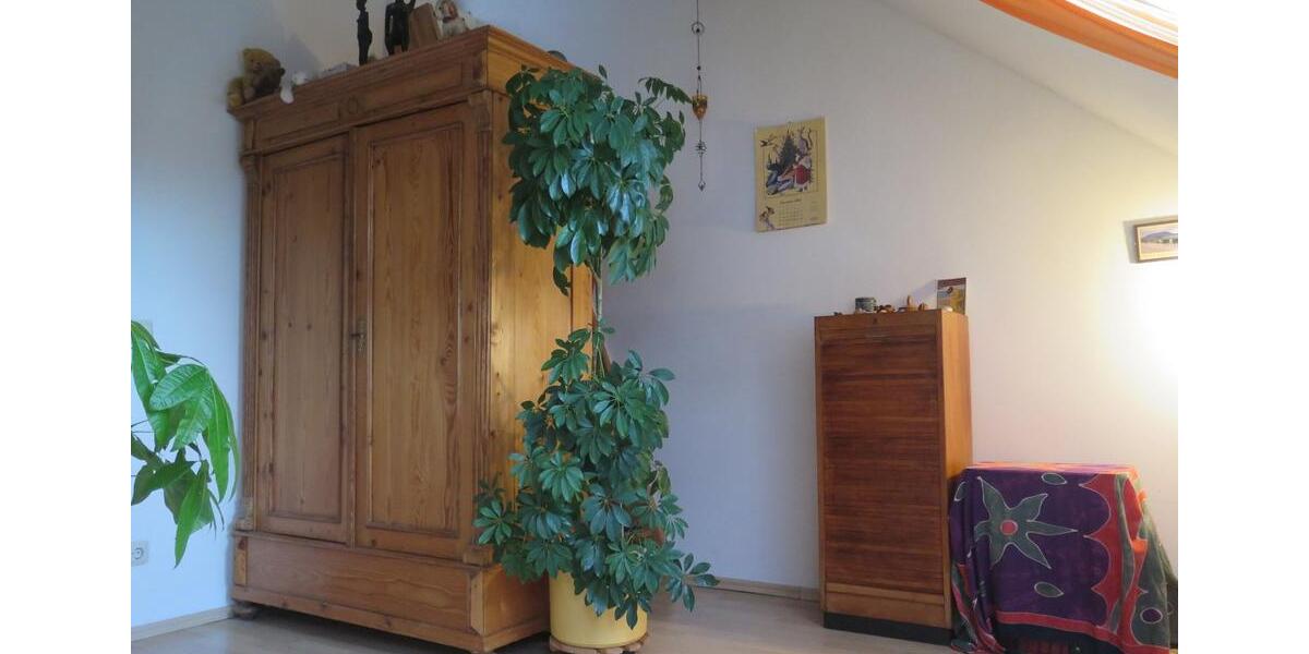 Dachgeschoßwohnung Bergisch Gladbach Frankenforst - 2 Zimmer, 42 m&sup2;, 500&euro; | Angebot:25981128