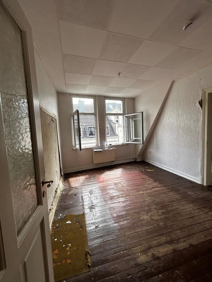 Denkmalmaisonette Nippes:Sanierungsobjekt mit Charme & Potenzial zimmer