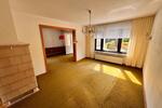 Freistehendes Einfamilienhaus mit 50er Jahre Charme & großem Grun