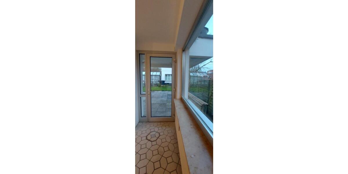 Erdgeschoßwohnung Solingen Central - 2 Zimmer, 100 m&sup2;, 1.000&euro; | Angebot:25478961