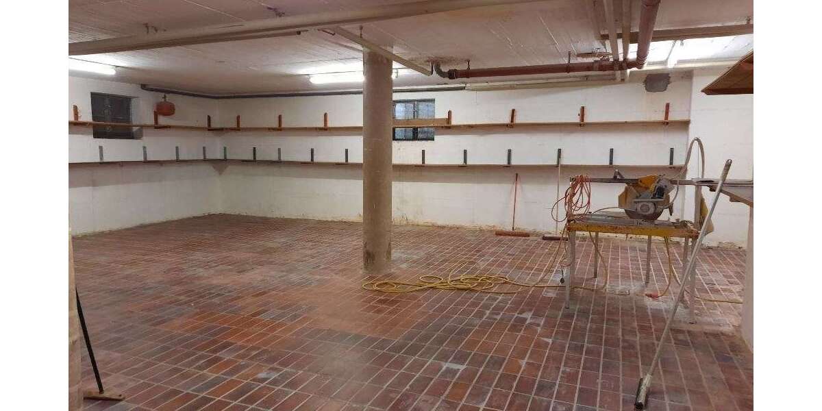 Halle in Bergisch Gladbach 1.500 € 120 m² zimmer