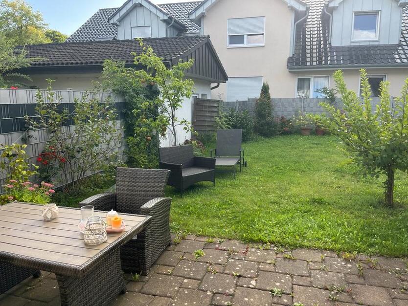 **Großzügiges Reihenhaus mit Garten und Garage in ruhiger Lage von Leverkusen Steinbüchel**
