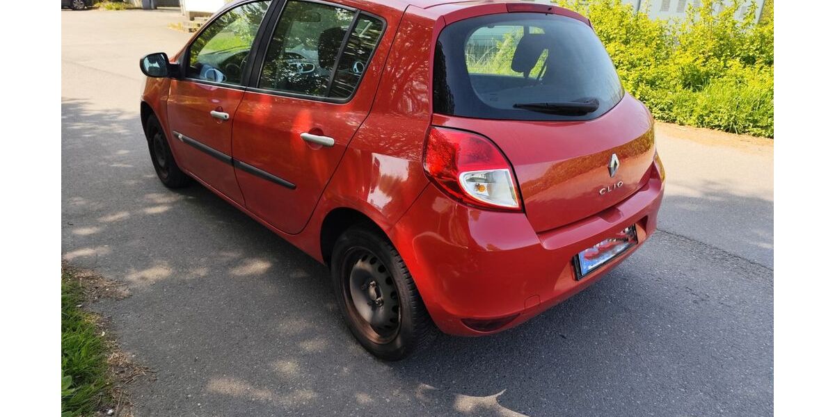 Renault Clio 208.000 km 950 &euro; Kürten 51515