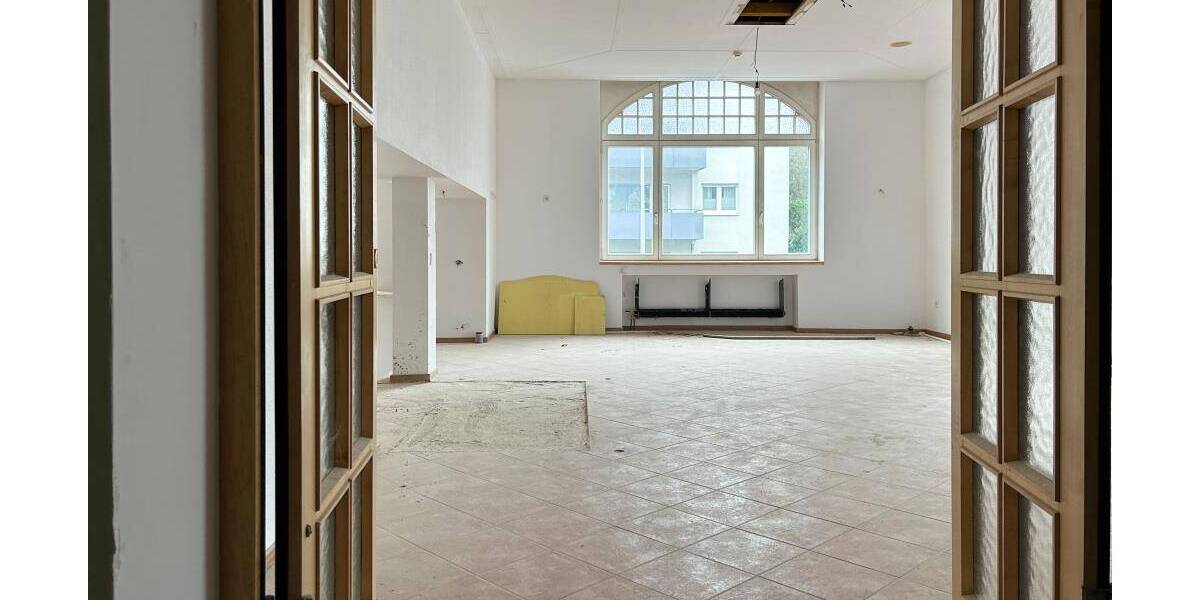 Sanierte Gastronomie und Gewerbefläche im Herzen von Solingen-Wald zimmer