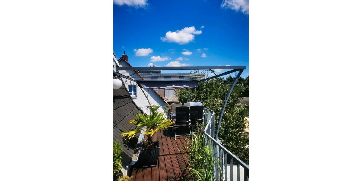 Zentrale 2 Zimmer-Wohnung mit Dachterrasse & 2 Stellplätzen 2 zimmer