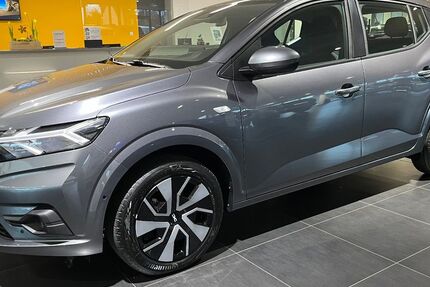 Dacia Sandero 6.000 km 17.430 &euro; Langenfeld 40764