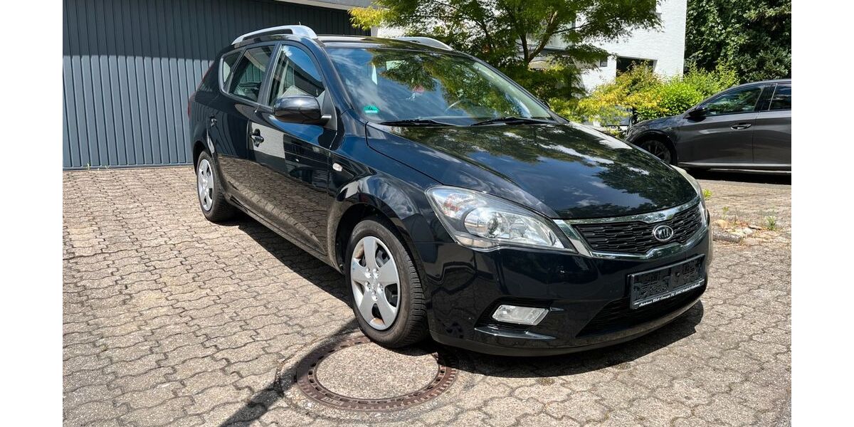 Kia ceed / Ceed 118.000 km 4.199 &euro; Bergisch gladbach 51427