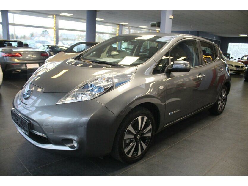 Nissan Leaf 30 kWh Tekna 360° 1.Hand 9.986 km 9.980 € Euskirchen 53881
