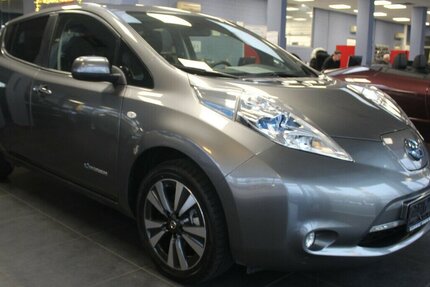 Nissan Leaf 30 kWh Tekna 360° 1.Hand 9.986 km 9.980 € Euskirchen 53881
