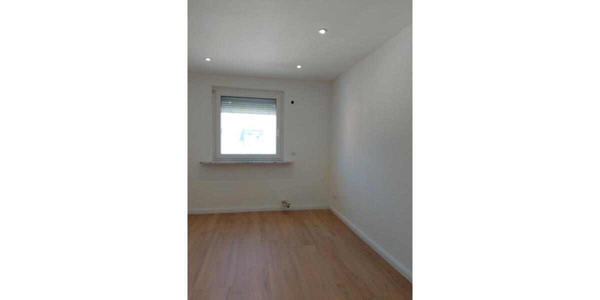 Dachgeschoßwohnung Köln Kalk - 3 Zimmer, 71 m&sup2;, 1.350&euro; | Angebot:26367904