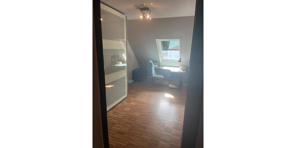 Doppelhaushälfte Hennef (Sieg) - 5 Zimmer, 130 m&sup2;, 1.800&euro; | Angebot:27614844