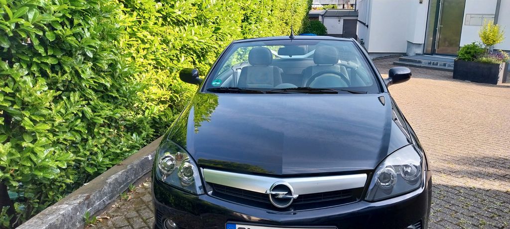 Opel Tigra 89.000 km 2.390 &euro; Bergisch Gladbach 51465