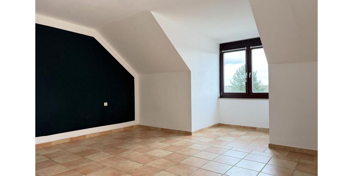 Maisonettenwohnung Bergisch Gladbach Gronau - 3 Zimmer, 125 m&sup2;, 1.300&euro; | Angebot:25293131