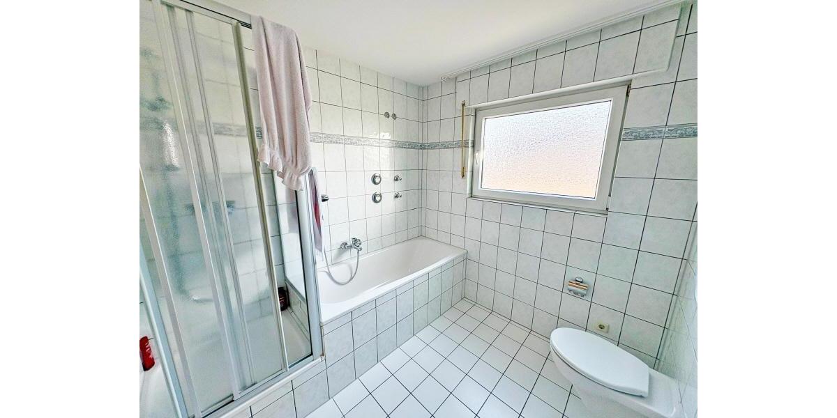 Etagenwohnung Alfter - 3 Zimmer, 90 m&sup2;, 845&euro; | Angebot:25271143