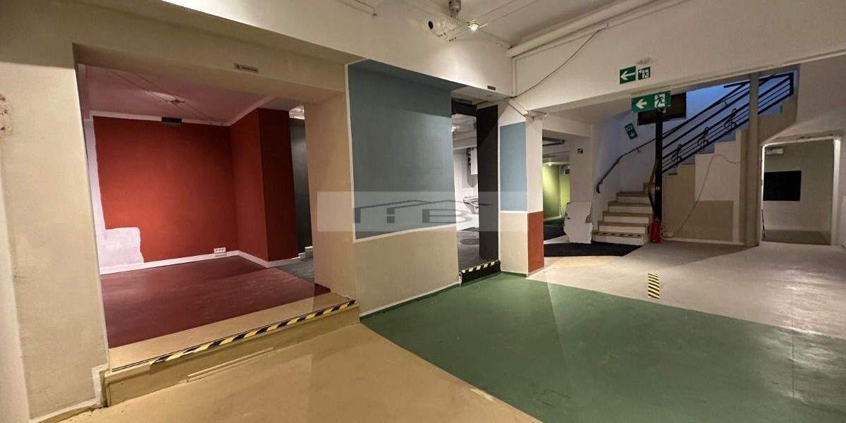 Köln Altstadt: Vielseitige Gewerbefläche mit 2 verbundenen Etagen u. kl. Außenbereich ab ca. 32026 zimmer