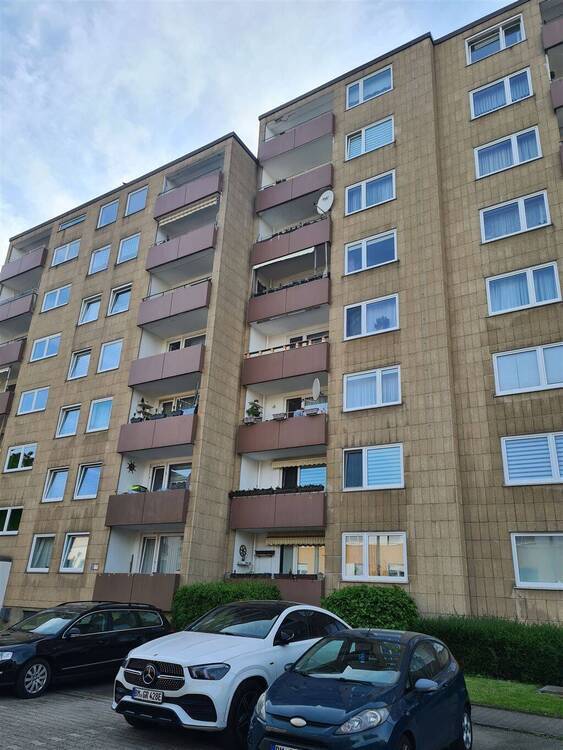 Gepflegte, 3-Zimmer-Wohnung mit Balkon und Aufzug inkl. Tiefgaragenstellplatz