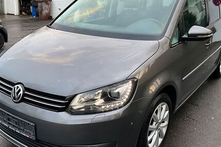 VW Touran 198.000 km 7.500 &euro; koeln 51105