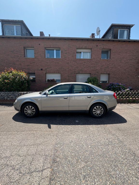 Audi A4 253.000 km 1.900 € Bornheim 53332