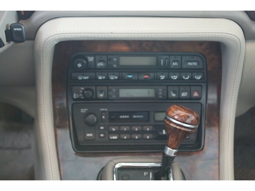 Jaguar XJ 4.0 Lang Automatik - Leder - Schiebedach - 119.865 km 19.980 € Euskirchen 53881